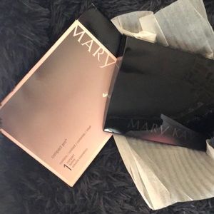 Mary Kay compact pro
